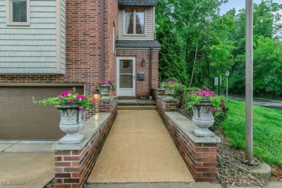 /international/us/6965-w-fitzwater-road-brecksville-oh-110100332461/