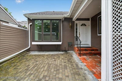 /international/us/23-collins-terrace-saratoga-springs-outside-ny-110100163994/