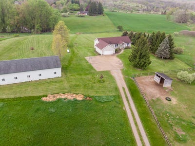/international/us/6520-peckins-lane-manchester-mi-110107850758/