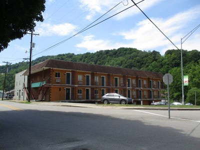 /international/us/20-south-main-st-burnsville-wv-110104093385/