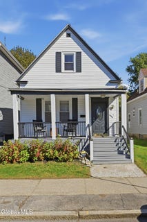 /international/us/7-w-van-vechten-street-albany-ny-110120146305/