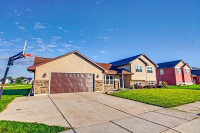 /international/us/698-prairie-view-drive-evansville-wi-110110216892/