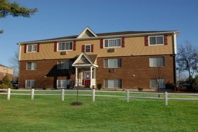 /international/us/3951-old-brown-avenue-manchester-nh-110108679280/