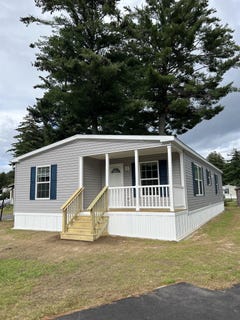 /international/us/21-cedar-street-hinsdale-nh-110087246018/