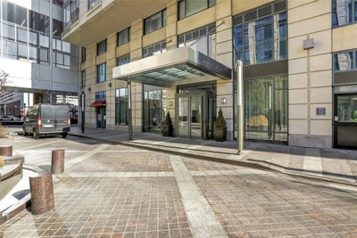 /international/us/10-city-place-white-plains-ny-110106949124/