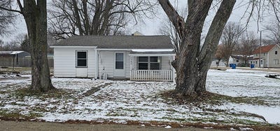 /international/us/1702-w-9th-street-dixon-il-110104612013/