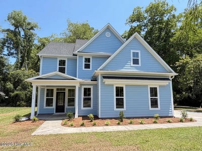 /international/us/104-live-oak-circle-lake-waccamaw-nc-110107687247/