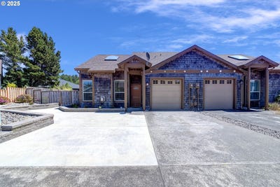 /international/us/126-28th-st-long-beach-wa-110100868921/