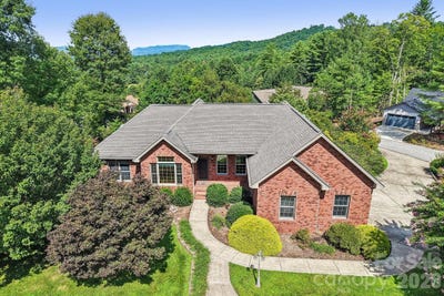 /international/us/28-tudor-crescent-court-hendersonville-nc-110119535551/