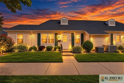 /international/us/174-portland-lane-monroe-nj-110120498882/