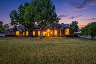 /international/us/351-rs-county-road-3378-emory-tx-110109835015/
