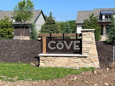 /international/us/10633-cove-ln-sister-bay-wi-110075956563/?lang=en