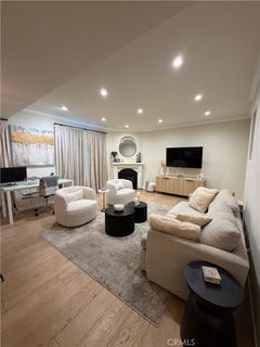 /international/us/4970-kester-avenue-sherman-oaks-ca-110108824405/