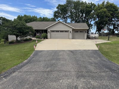 /international/us/2309-e-pine-tree-court-milton-wi-110100565493/