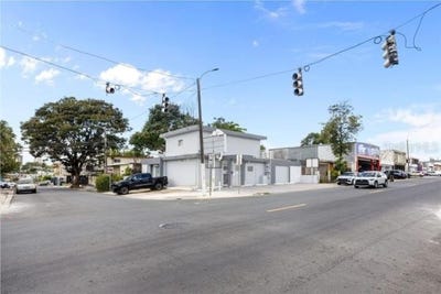 /international/us/las-lomas-h-22-ave-san-patricio-san-juan-pr-110108069279/