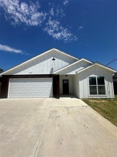 /international/us/232-w-norway-street-walnut-springs-tx-110101176598/