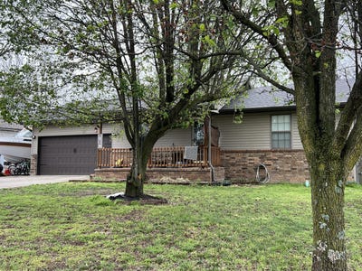 /international/us/5467-bradley-street-pleasant-hope-mo-110107016126/