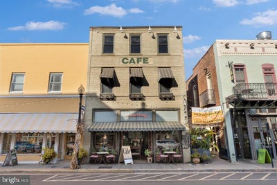 /international/us/128-e-davis-st-culpeper-va-110107876636/