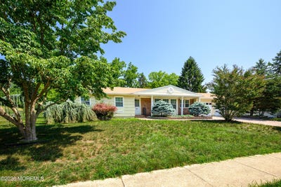 /international/us/49-newbury-road-howell-nj-110109242814/