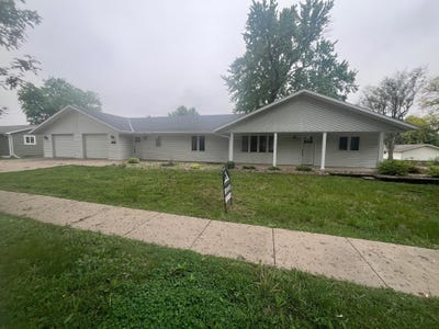 /international/us/408-grove-street-boyden-ia-110105795308/