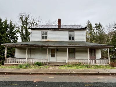/international/us/1201-burnett-st-staunton-va-110098521993/