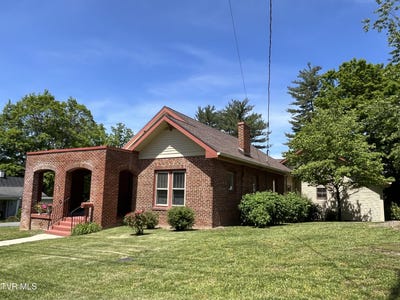 /international/us/504-w-main-street-jonesborough-tn-110107854013/