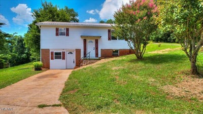 /international/us/109-pinnacle-drive-elizabethton-tn-110101179298/
