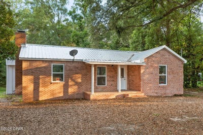 /international/us/1001-white-avenue-graceville-fl-110100381004/