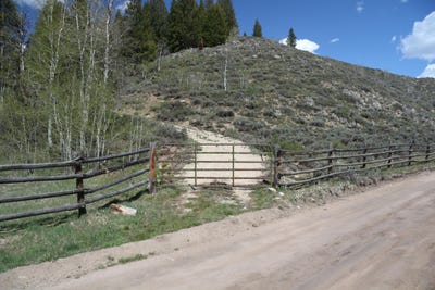/international/us/fisher-creek-road-id-110101943071/