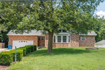 /international/us/2364-marine-road-highland-il-110100862570/