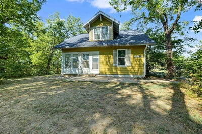 /international/us/210-s-central-st-marquette-ks-110119780392/