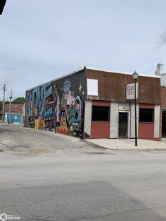 /international/us/108-n-elm-street-creston-ia-110108443597/