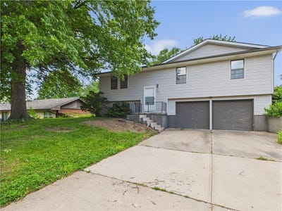 /international/us/240-se-121st-road-warrensburg-mo-110099797691/