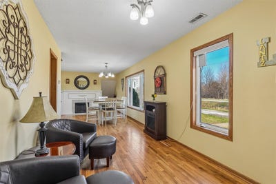 /international/us/1408-omaha-street-redfield-ia-110107356660/