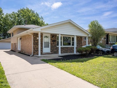 /international/us/18011-greenview-terrace-country-club-hills-il-110108813228/