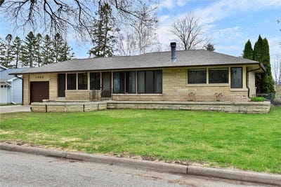 /international/us/1308-parkview-avenue-winona-mn-110107383688/