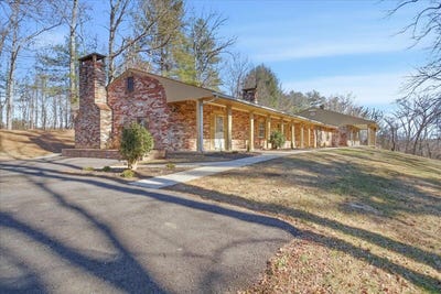/international/us/5885-bent-mountain-rd-roanoke-va-110105034425/