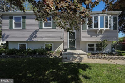 /international/us/13-spring-hollow-drive-sicklerville-nj-110107795034/