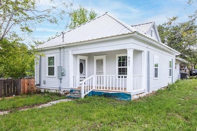 /international/us/607-w-6th-street-brady-tx-110107379633/