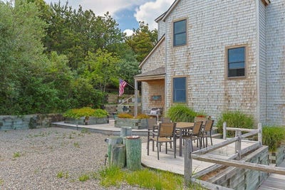 /international/us/17-corn-hill-landing-truro-ma-110101368008/?lang=en