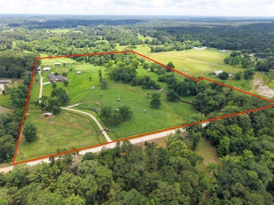 /international/us/40-stewart-road-new-waverly-tx-110106948453/