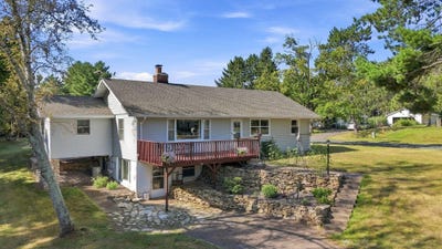 /international/us/407-1st-avenue-w-balsam-lake-wi-110109890218/