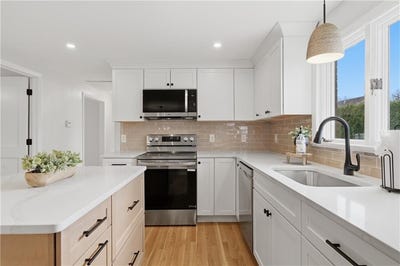 /international/us/44-valente-drive-cranston-ri-110107039641/