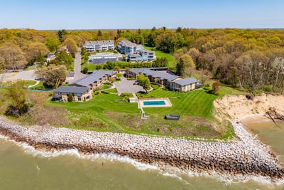 /international/us/4150-ridge-road-stevensville-mi-110105366838/