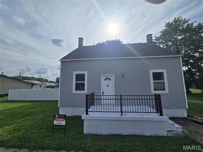 /international/us/923-s-high-street-belleville-al-110107478423/