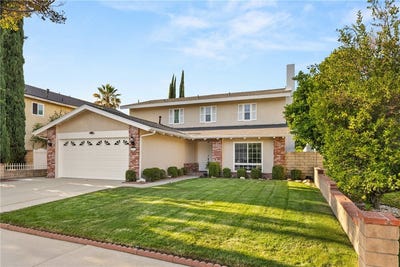 /international/us/20027-blythe-street-winnetka-ca-110108019868/