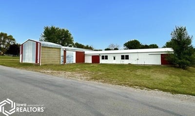 /international/us/303-s-grant-street-cantril-ia-110095008387/