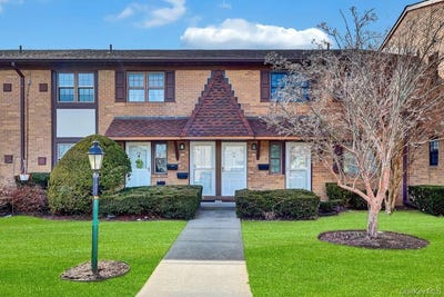 /international/us/228-mariners-way-copiague-ny-110106699571/