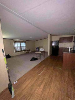 /international/us/208-w-woodworth-hardtner-ks-110104435398/