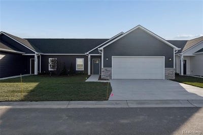 /international/us/232-marion-oaks-drive-marion-twp-mi-110106563680/